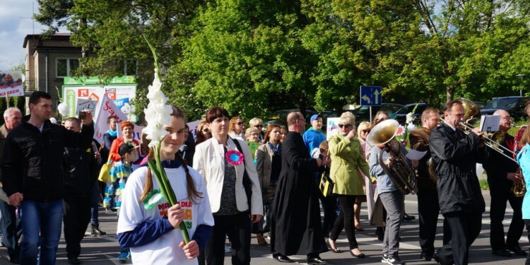 Ostrowiecki marsz dla życia i rodziny (15 maja 2016 r) / Teresa Czajkowska / Radio Kielce