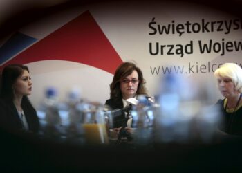 05.05.2016 Kielce. Konferencja u wojewody na temat programu 500 Plus / Jarosław Kubalski / Radio Kielce