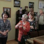 07.05.2016 Niesłyszący zwiedzali Muzeum Henryka Sienkiewicza w Oblęgorku / Jarosław Kubalski / Radio Kielce