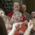 07.05.2016 Niesłyszący zwiedzali Muzeum Henryka Sienkiewicza w Oblęgorku / Jarosław Kubalski / Radio Kielce