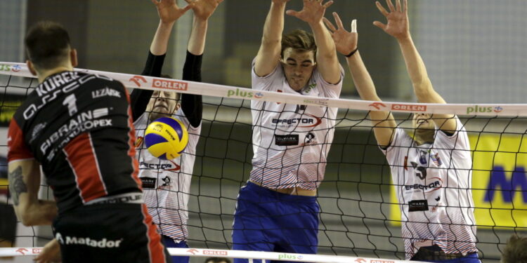 Effector - Litwa 1:1 w meczach kontrolnych - Radio Kielce 23.03.2016 Kielce. Mecz Effector Kielce - Asseco Resovia Rzeszów. / Jarosław Kubalski / Radio Kielce