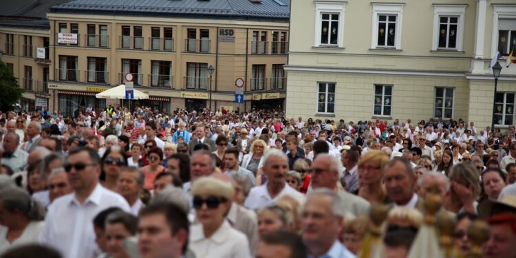 Procesja Bożego Ciała w centrum Kielc / Stanisław Blinstrub / Radio Kielce