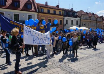 05.05.2016 Marsz Przeciwko Dyskryminacji Osób Niepełnosprawnych w Sandomierzu / Grażyna Szlęzak-Wójcik / Radio Kielce