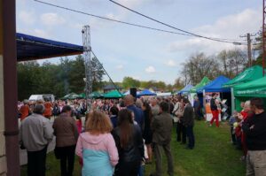 01.05.2016 Święto Wiśni Nadwiślanki w gminie Ożarów / Teresa Czajkowska / Radio Kielce