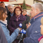 18.5.2016 Kielce. Interwencja w sprawie złego stanu drogi powiatowej między Sukowem a Borkowem. / Grzegorz Jamka / Radio Kielce