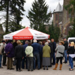 18.5.2016 Kielce. Interwencja w sprawie złego stanu drogi powiatowej między Sukowem a Borkowem. / Grzegorz Jamka / Radio Kielce