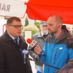 18.5.2016 Kielce. Interwencja w sprawie złego stanu drogi powiatowej między Sukowem a Borkowem. / Grzegorz Jamka / Radio Kielce