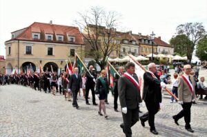 03.05.2016 Sandomierz. Rocznica uchwalenia Konstytucji 3 Maja. Uroczystości na Rynku. / Grażyna Szlęzak-Wójcik / Radio Kielce