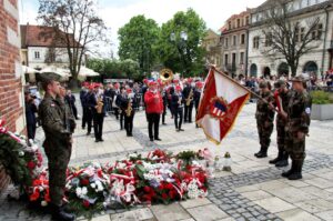 03.05.2016 Sandomierz. Rocznica uchwalenia Konstytucji 3 Maja. Uroczystości na Rynku. / Grażyna Szlęzak-Wójcik / Radio Kielce