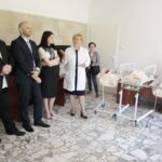 23.05.2016 Trojaczki wyszły ze szpitala na Czarnowie / Jarosław Kubalski / Radio Kielce