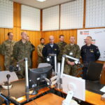 17.05.2016. Żołnierze szkolący się na Międzynarodowym Kursie Obserwatorów Wojskowych ONZ na kieleckiej Bukówce odwiedzili Radio Kielce / Kamil Król / Radio Kielce