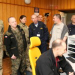 17.05.2016. Żołnierze szkolący się na Międzynarodowym Kursie Obserwatorów Wojskowych ONZ na kieleckiej Bukówce odwiedzili Radio Kielce / Kamil Król / Radio Kielce