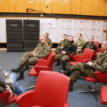 17.05.2016. Żołnierze szkolący się na Międzynarodowym Kursie Obserwatorów Wojskowych ONZ na kieleckiej Bukówce odwiedzili Radio Kielce / Kamil Król / Radio Kielce