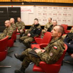 17.05.2016. Żołnierze szkolący się na Międzynarodowym Kursie Obserwatorów Wojskowych ONZ na kieleckiej Bukówce odwiedzili Radio Kielce / Kamil Król / Radio Kielce