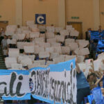 22.05.2016. Finał Pucharu Polski: Vive Tauron Kielce - Orlen Wisła Płock. Oprawa w sektorze kibiców Wisły / Kamil Król / Radio Kielce