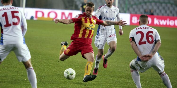 09.04.2016 Kielce . Mecz Korona Kielce - Górnik Zabrze. / Jarosław Kubalski / Radio Kielce