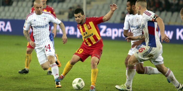 09.04.2016 Kielce . Mecz Korona Kielce - Górnik Zabrze. / Jarosław Kubalski / Radio Kielce