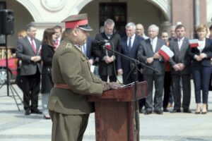 02.05.2016 Kielce. Dzień Flagi RP. Uroczystości na Rynku / Jarosław Kubalski / Radio Kielce