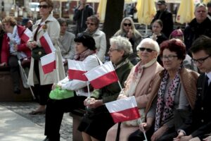 02.05.2016 Kielce. Dzień Flagi RP. Uroczystości na Rynku / Jarosław Kubalski / Radio Kielce