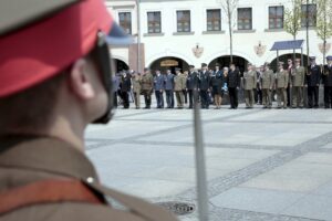 02.05.2016 Kielce. Dzień Flagi RP. Uroczystości na Rynku / Jarosław Kubalski / Radio Kielce