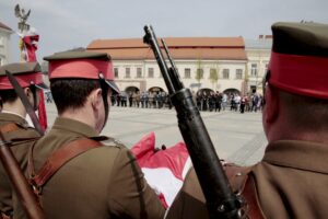 02.05.2016 Kielce. Dzień Flagi RP. Uroczystości na Rynku / Jarosław Kubalski / Radio Kielce