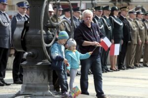 02.05.2016 Kielce. Dzień Flagi RP. Uroczystości na Rynku / Jarosław Kubalski / Radio Kielce