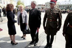 02.05.2016 Kielce. Dzień Flagi RP. Uroczystości na Rynku / Jarosław Kubalski / Radio Kielce