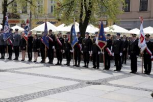 02.05.2016 Kielce. Dzień Flagi RP. Uroczystości na Rynku / Jarosław Kubalski / Radio Kielce