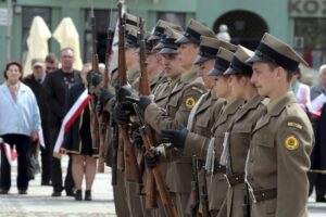 02.05.2016 Kielce. Dzień Flagi RP. Uroczystości na Rynku / Jarosław Kubalski / Radio Kielce