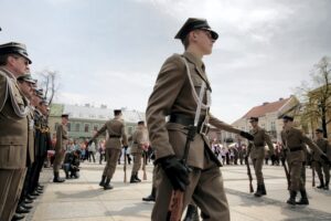 02.05.2016 Kielce. Dzień Flagi RP. Uroczystości na Rynku / Jarosław Kubalski / Radio Kielce