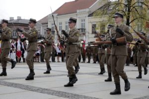 02.05.2016 Kielce. Dzień Flagi RP. Uroczystości na Rynku / Jarosław Kubalski / Radio Kielce