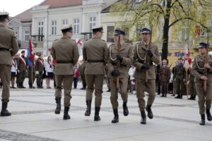 02.05.2016 Kielce. Dzień Flagi RP. Uroczystości na Rynku / Jarosław Kubalski / Radio Kielce