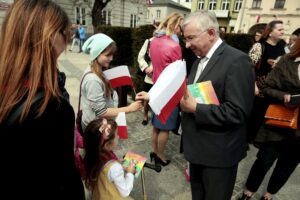 02.05.2016 Kielce. Dzień Flagi RP. Uroczystości na Rynku / Jarosław Kubalski / Radio Kielce