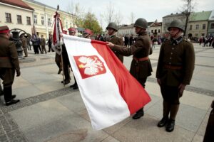 02.05.2016 Kielce. Dzień Flagi RP. Uroczystości na Rynku / Jarosław Kubalski / Radio Kielce