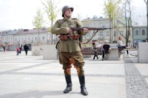 02.05.2016 Kielce. Kielecki Szwadron Kawalerii Ochotniczej otrzymał nowe mundury historyczne z 1939 roku. / Jarosław Kubalski / Radio Kielce