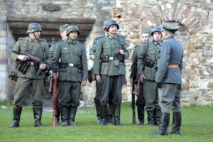 02.05.2016 Samsonów. Inscenizacja historyczna przedstawiająca walki majora Henryka Dobrzańskiego "Hubala". / Jarosław Kubalski / Radio Kielce