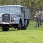 02.05.2016 Samsonów. Inscenizacja historyczna przedstawiająca walki majora Henryka Dobrzańskiego "Hubala". / Jarosław Kubalski / Radio Kielce