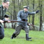 02.05.2016 Samsonów. Inscenizacja historyczna przedstawiająca walki majora Henryka Dobrzańskiego "Hubala". / Jarosław Kubalski / Radio Kielce