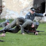 02.05.2016 Samsonów. Inscenizacja historyczna przedstawiająca walki majora Henryka Dobrzańskiego "Hubala". / Jarosław Kubalski / Radio Kielce