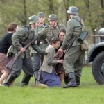 02.05.2016 Samsonów. Inscenizacja historyczna przedstawiająca walki majora Henryka Dobrzańskiego "Hubala". / Jarosław Kubalski / Radio Kielce