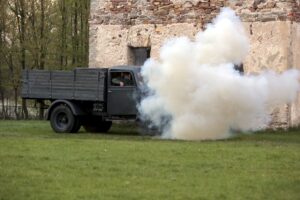 02.05.2016 Samsonów. Inscenizacja historyczna przedstawiająca walki majora Henryka Dobrzańskiego "Hubala". / Jarosław Kubalski / Radio Kielce