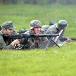 02.05.2016 Samsonów. Inscenizacja historyczna przedstawiająca walki majora Henryka Dobrzańskiego "Hubala". / Jarosław Kubalski / Radio Kielce