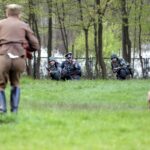 02.05.2016 Samsonów. Inscenizacja historyczna przedstawiająca walki majora Henryka Dobrzańskiego "Hubala". / Jarosław Kubalski / Radio Kielce