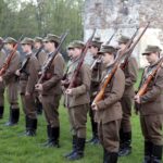 02.05.2016 Samsonów. Inscenizacja historyczna przedstawiająca walki majora Henryka Dobrzańskiego "Hubala". / Jarosław Kubalski / Radio Kielce