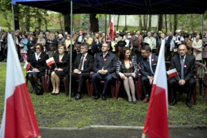 03.05.2016 Kielce. Uroczystości ustanowienia Konstytucji 3 Maja pod pomnikiem Stanisława Staszica w parku. / Jarosław Kubalski / Radio Kielce