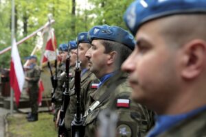 03.05.2016 Kielce. Uroczystości ustanowienia Konstytucji 3 Maja pod pomnikiem Stanisława Staszica w parku. / Jarosław Kubalski / Radio Kielce