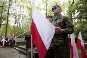 03.05.2016 Kielce. Uroczystości ustanowienia Konstytucji 3 Maja pod pomnikiem Stanisława Staszica w parku. / Jarosław Kubalski / Radio Kielce