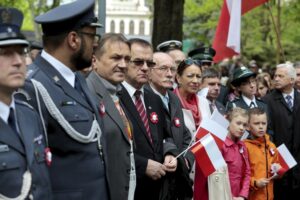 03.05.2016 Kielce. Uroczystości ustanowienia Konstytucji 3 Maja pod pomnikiem Stanisława Staszica w parku. / Jarosław Kubalski / Radio Kielce