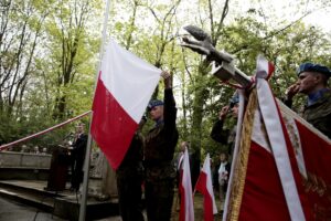 03.05.2016 Kielce. Uroczystości ustanowienia Konstytucji 3 Maja pod pomnikiem Stanisława Staszica w parku. / Jarosław Kubalski / Radio Kielce