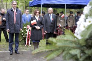 03.05.2016 Kielce. Uroczystości ustanowienia Konstytucji 3 Maja pod pomnikiem Stanisława Staszica w parku. / Jarosław Kubalski / Radio Kielce